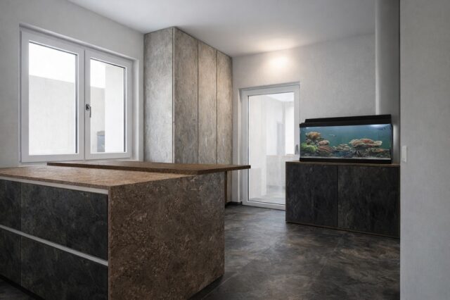 ✨ Lavanderia moderna, funzionale ed elegante Linee pulite, materiali contemporanei e un’isola centrale studiata per rendere lo spazio pratico e sempre ordinato. Dietro la penisola abbiamo progettato armadi contenenti lavello, lavatrice e asciugatrice, scaffali per cesti e detersivi, e tutto il necessario per lavorare comodamente.La luce naturale esalta le finiture effetto pietra e legno, creando un ambiente minimal ma accogliente.🫂👉🏻 Vi piace questa soluzione?👇🏻 Scriveteci nei commenti cosa ne pensate✨